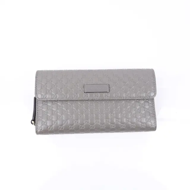 product shot — Gucci