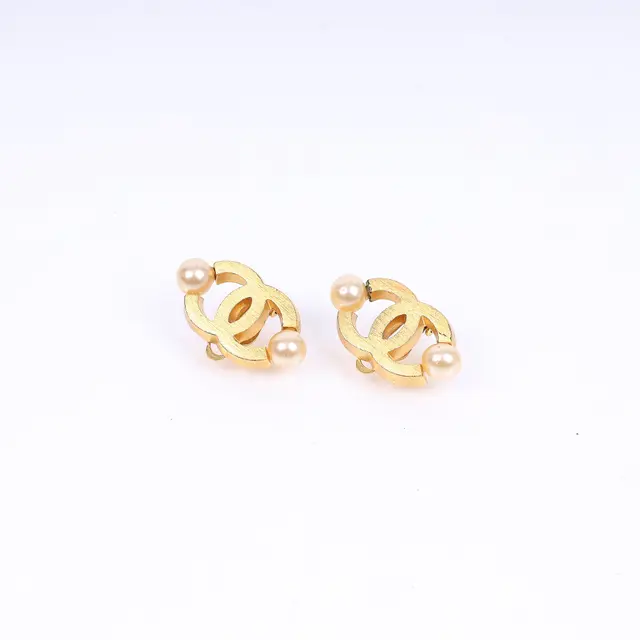 product shot — Chanel