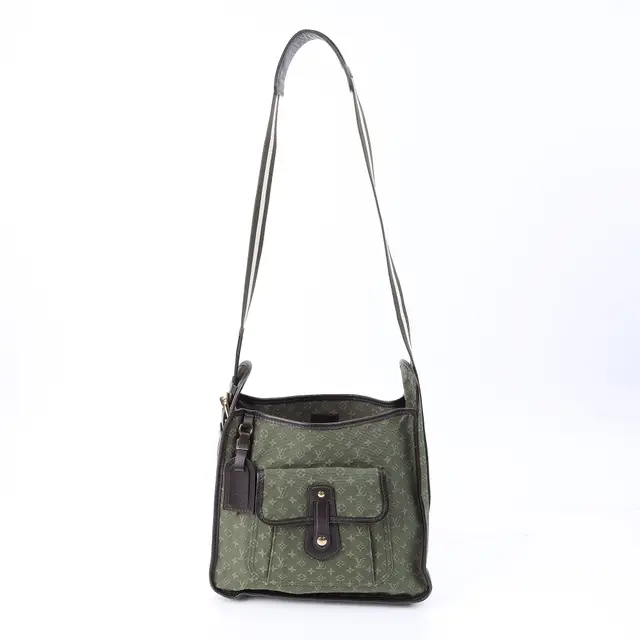 product shot — Louis Vuitton