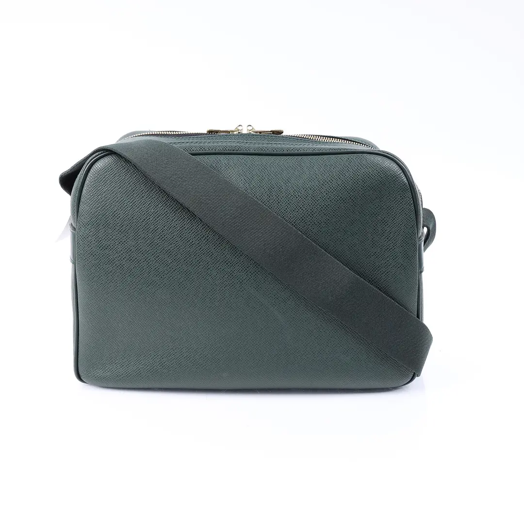 Louis Vuitton Reporter Green Taiga Leather Shoulder Bag
