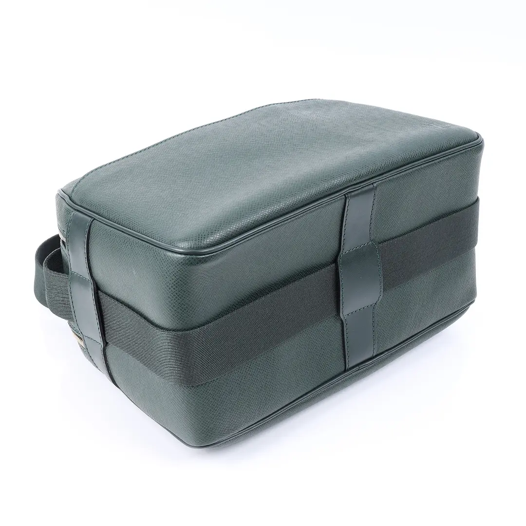 Louis Vuitton Reporter Green Taiga Leather Shoulder Bag