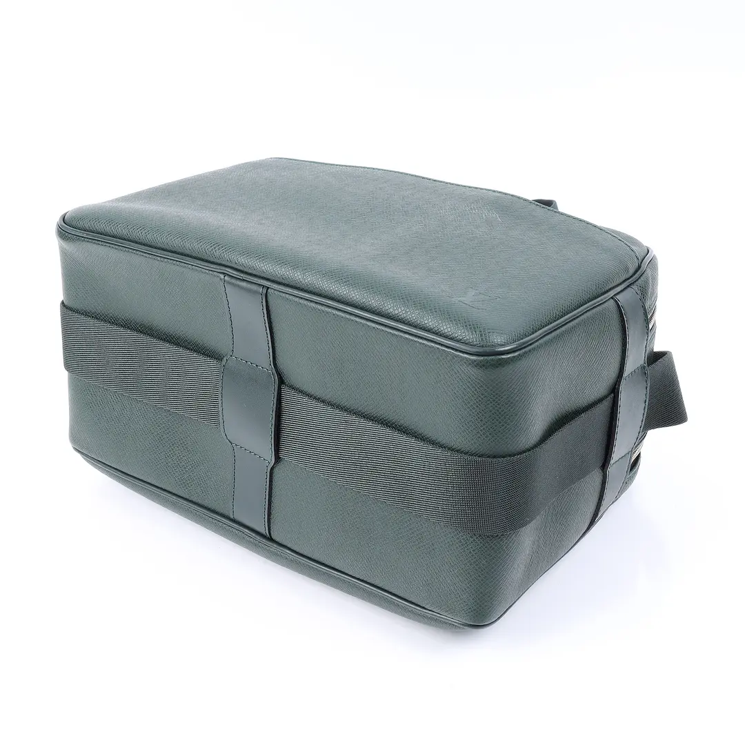 Louis Vuitton Reporter Green Taiga Leather Shoulder Bag