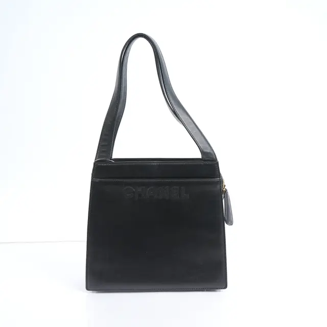product shot — Chanel