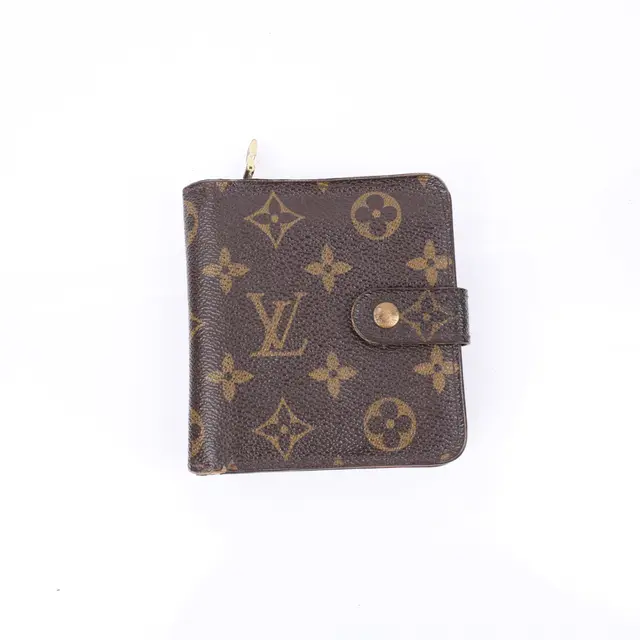 product shot — Louis Vuitton