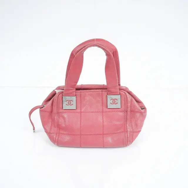 product shot — Chanel