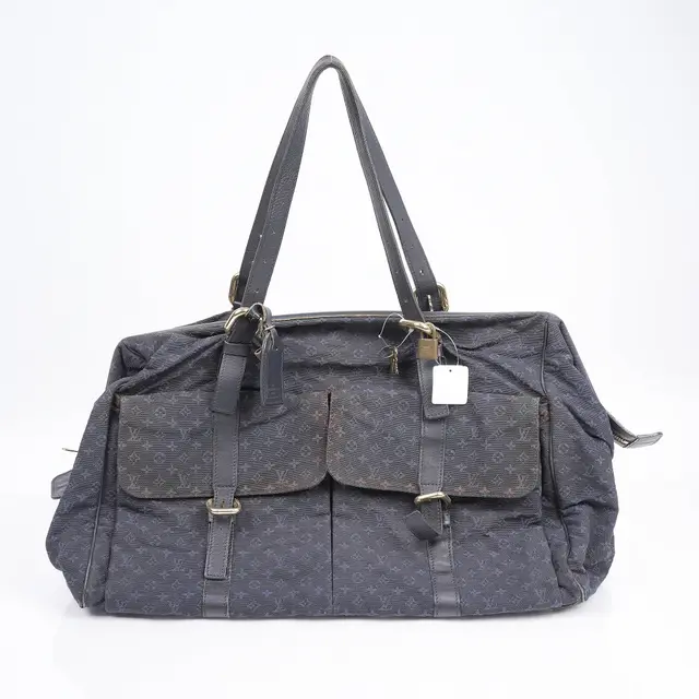 product shot — Louis Vuitton