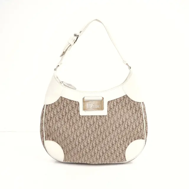 product shot — Christian Dior