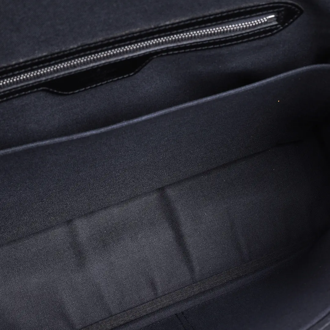 Louis Vuitton Yaranga Black Taiga Leather Shoulder Bag