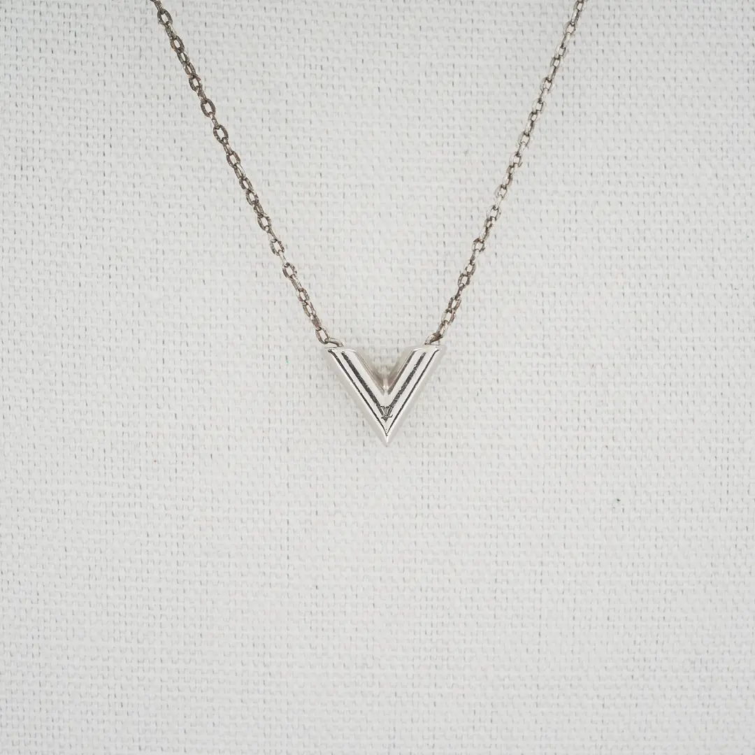 Louis Vuitton Essential V Silver Metal Necklace