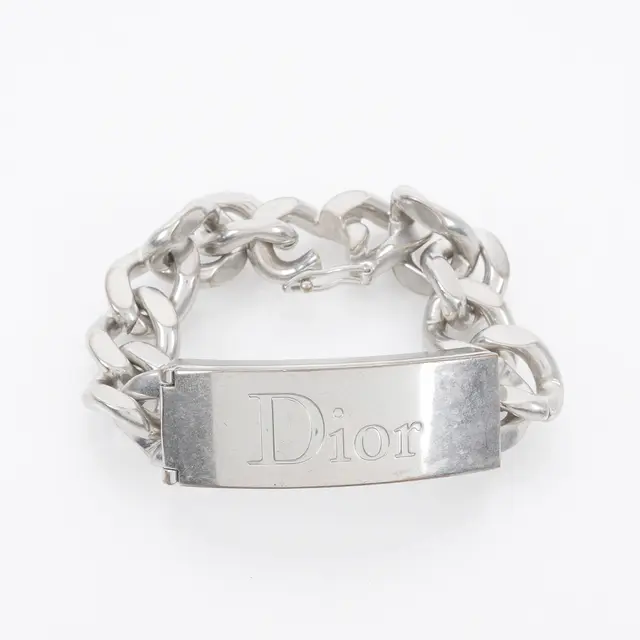 product shot — Dior