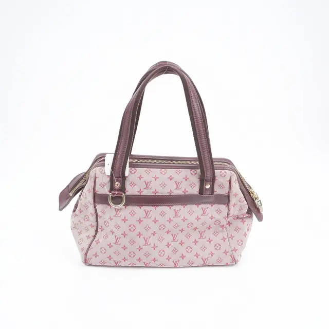 product shot — Louis Vuitton
