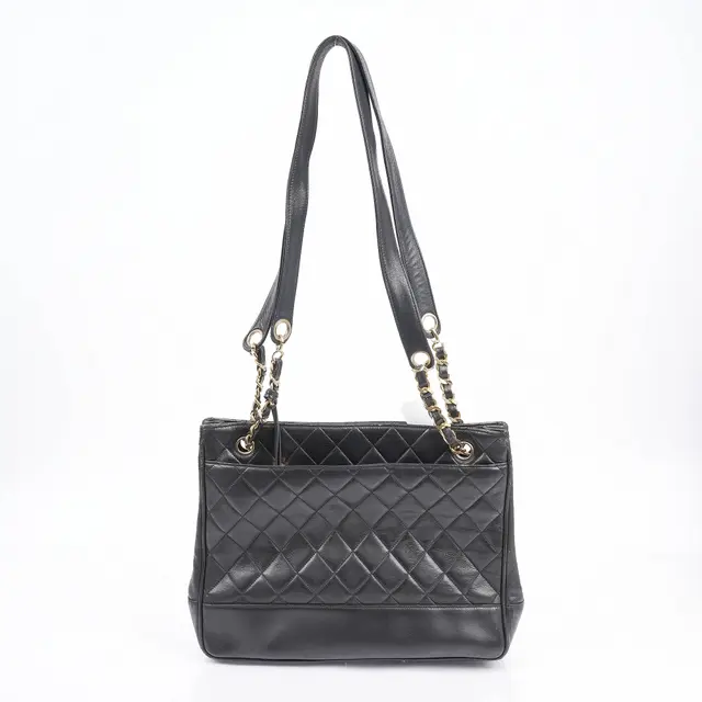 product shot — Chanel