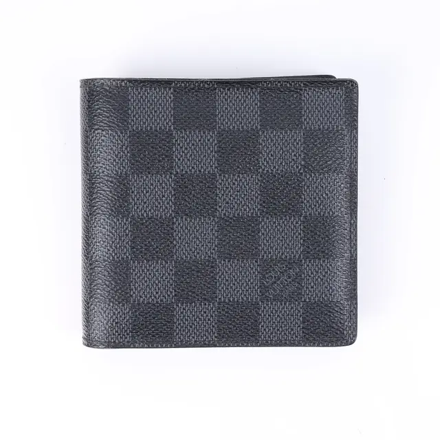 product shot — Louis Vuitton