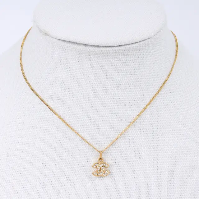 product shot — Chanel