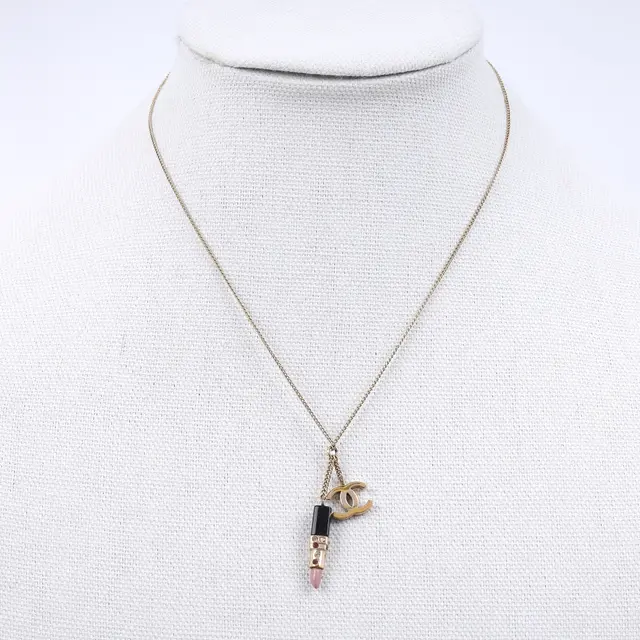 product shot — Chanel