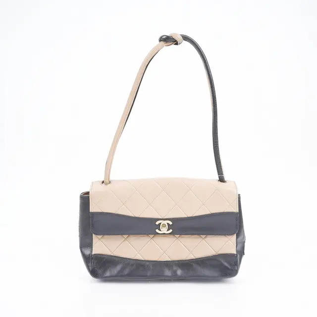 product shot — Chanel