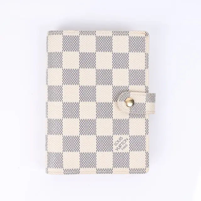 product shot — Louis Vuitton