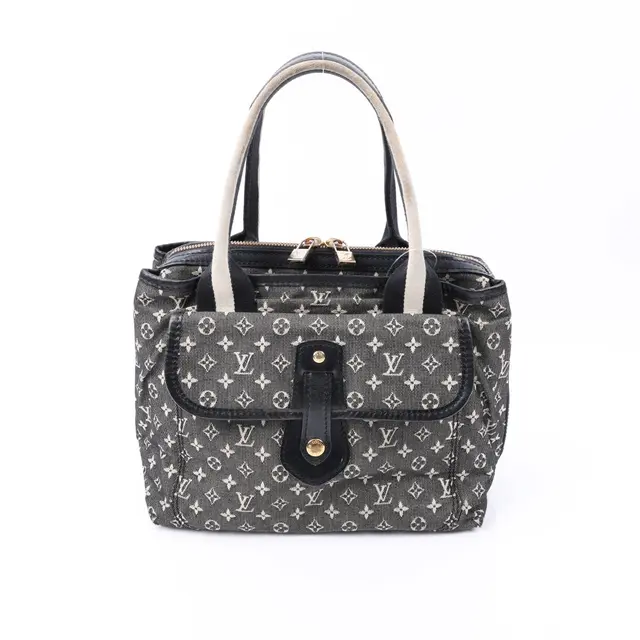 product shot — Louis Vuitton