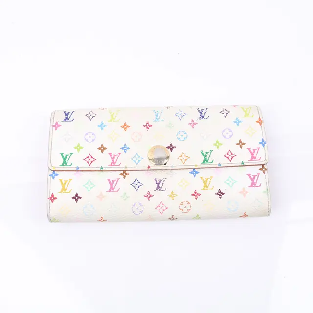 product shot — Louis Vuitton