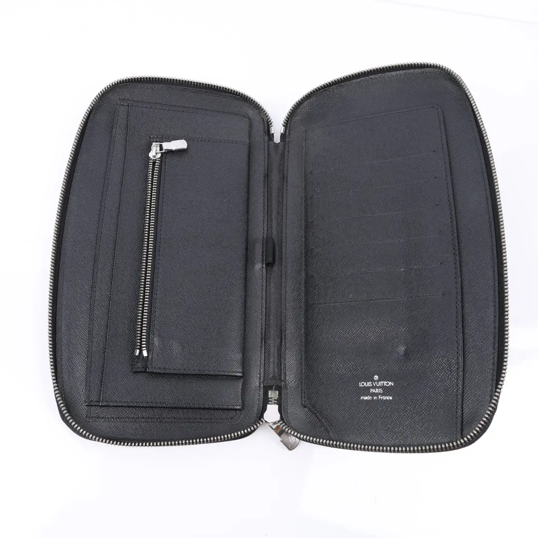 Louis Vuitton Atoll Organizer Black Taiga Leather Wallet
