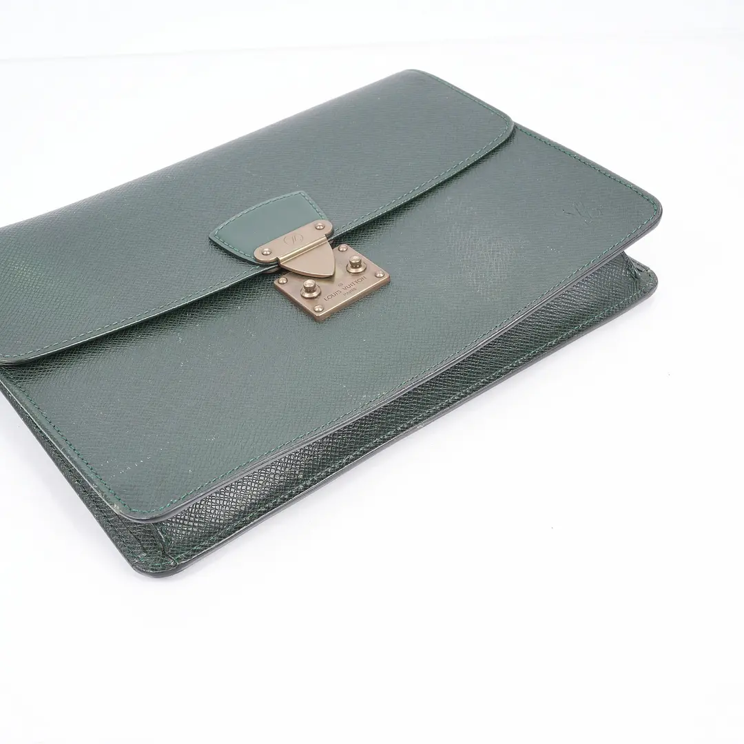 Louis Vuitton Selenga Green Taiga Leather Clutch