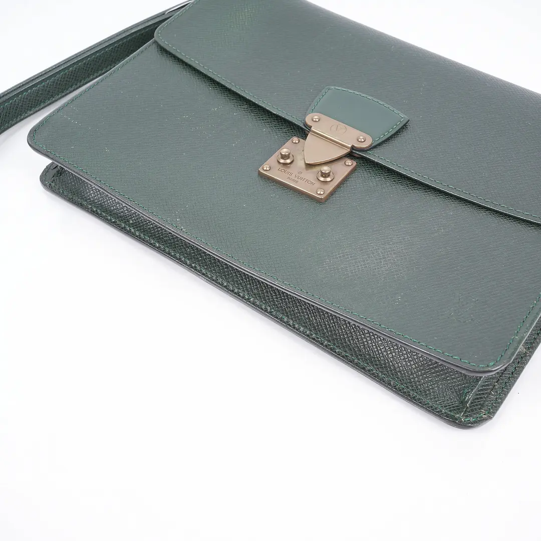 Louis Vuitton Selenga Green Taiga Leather Clutch
