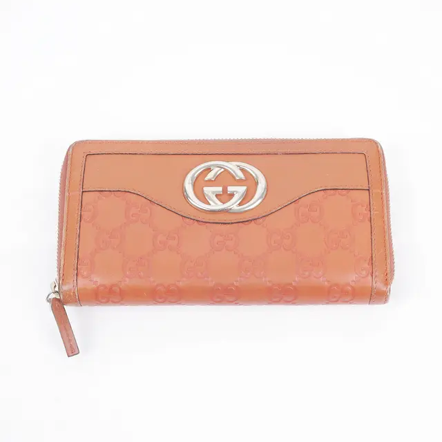 product shot — Gucci