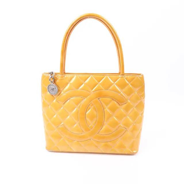 product shot — Chanel