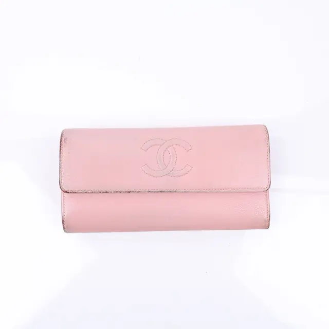 product shot — Chanel