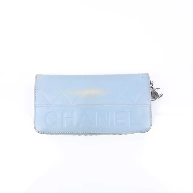 product shot — Chanel