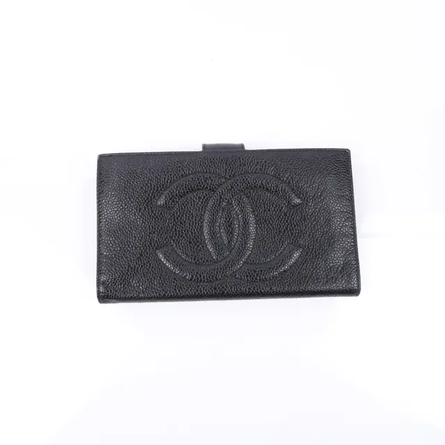 product shot — Chanel