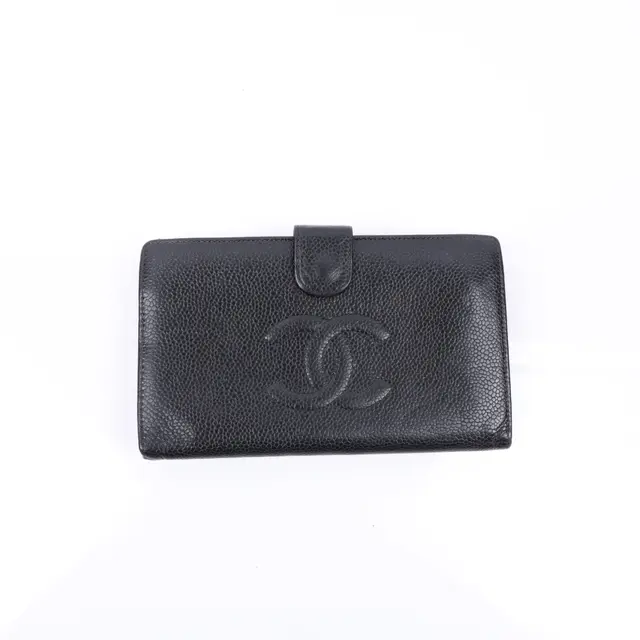product shot — Chanel