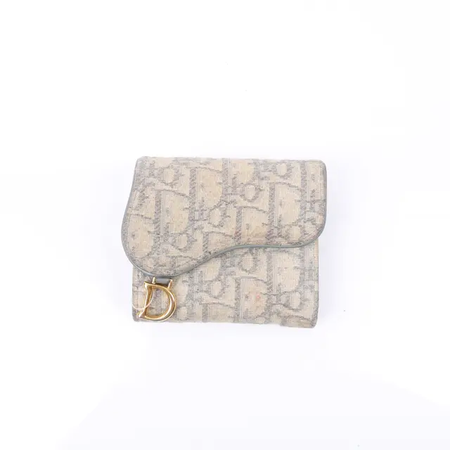 product shot — Christian Dior
