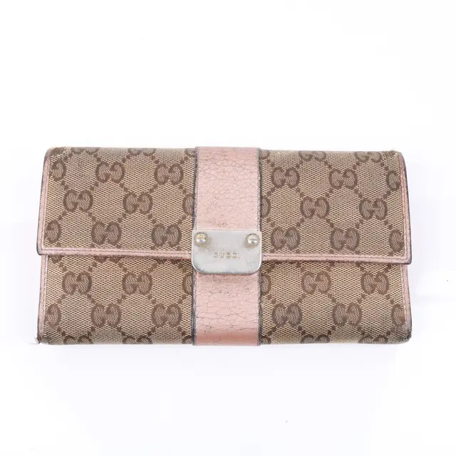 product shot — Gucci