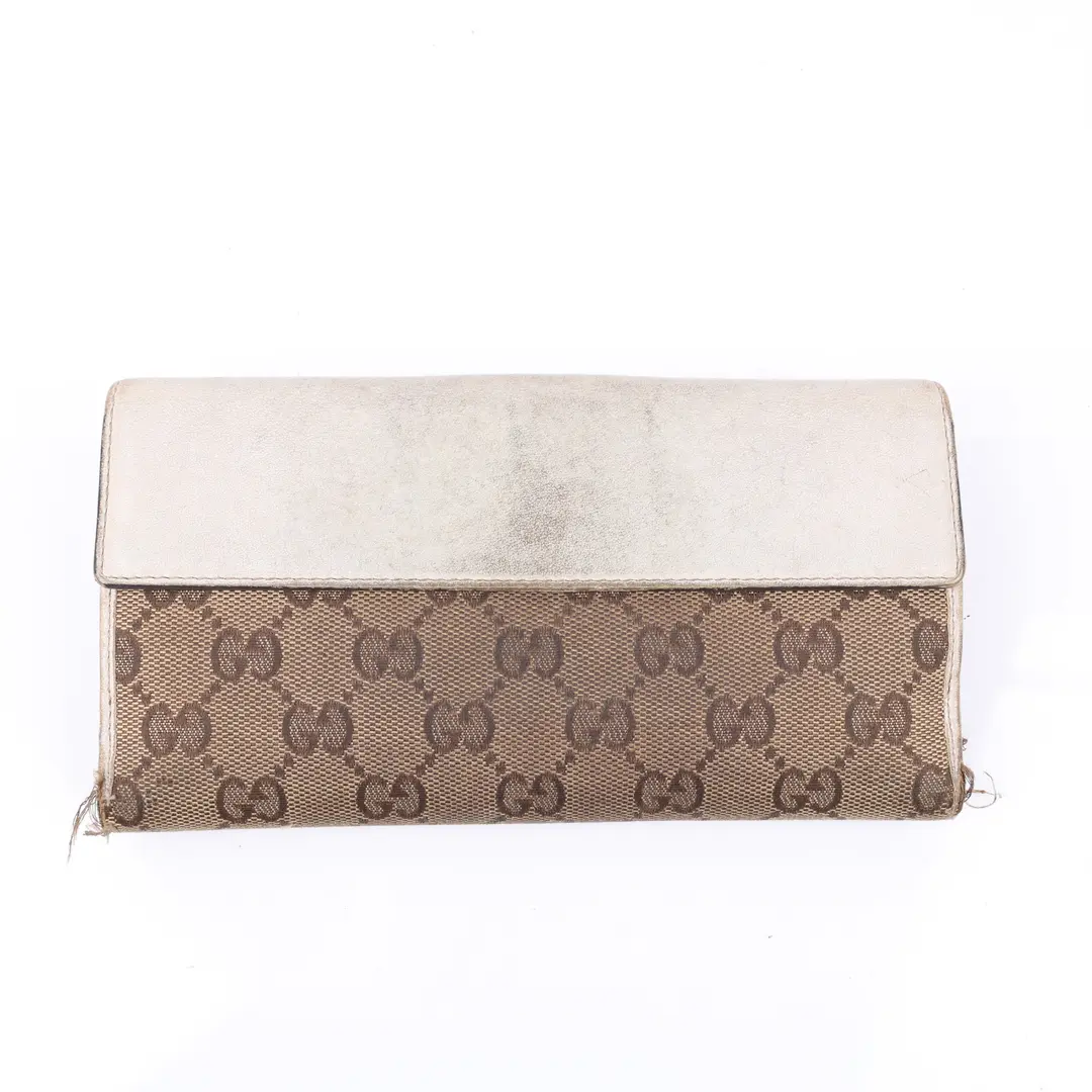 Gucci GG Canvas Heart Clasp Beige Wallet