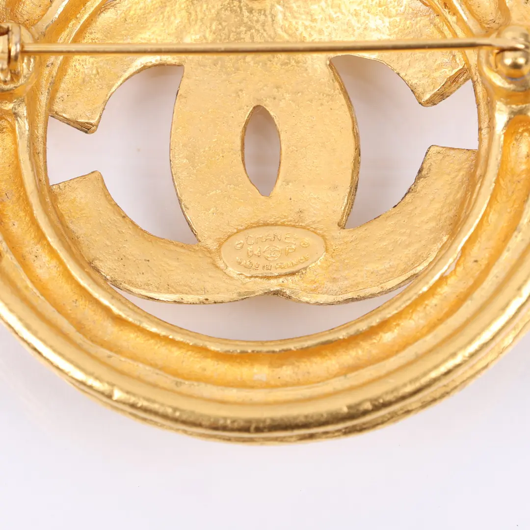 Chanel CC Logo Gold Metal Vintage Brooch