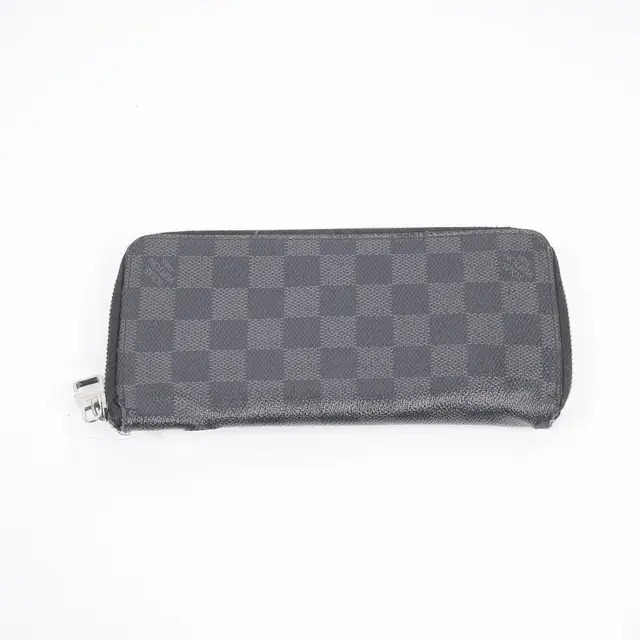product shot — Louis Vuitton