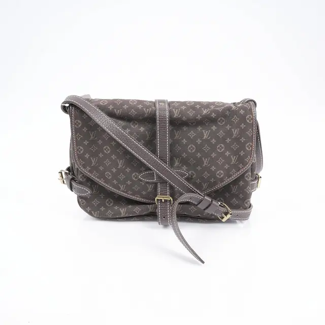 product shot — Louis Vuitton