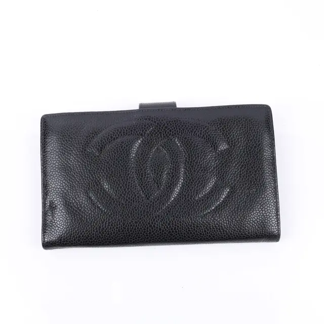 product shot — Chanel