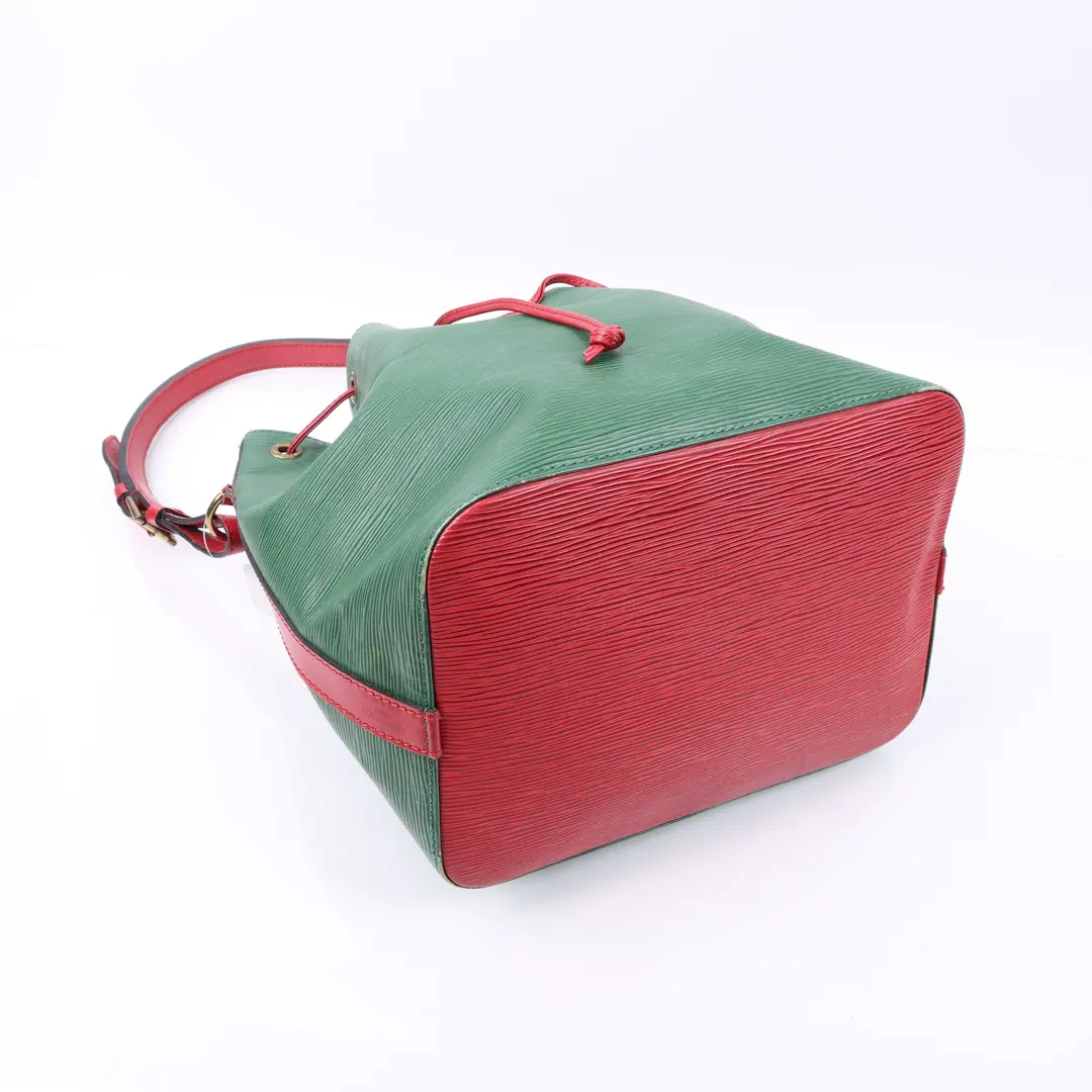 Louis Vuitton Noe Green Epi Leather Shoulder Bag