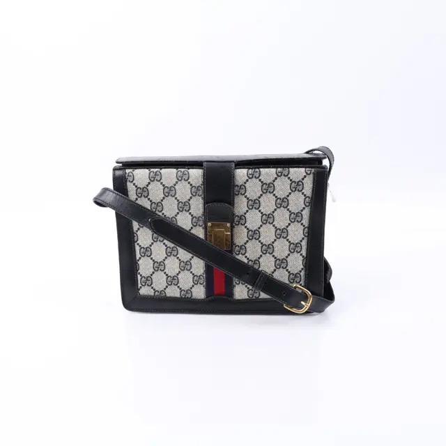 product shot — Gucci