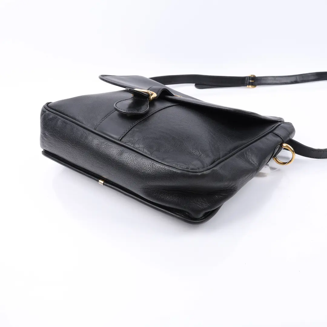 Gucci Vintage Crest Black Leather Shoulder Bag