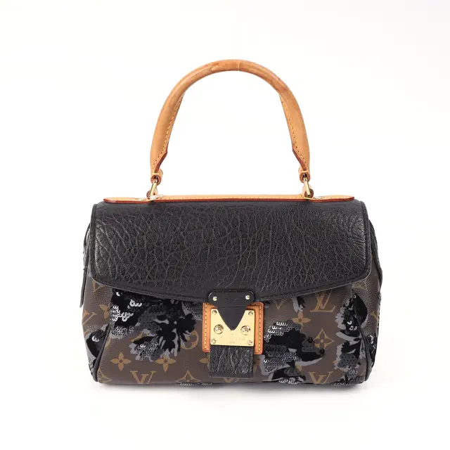 product shot — Louis Vuitton