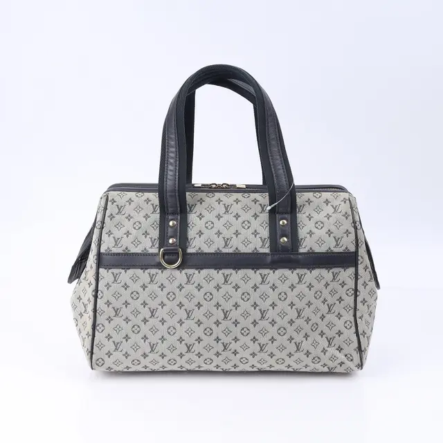 product shot — Louis Vuitton