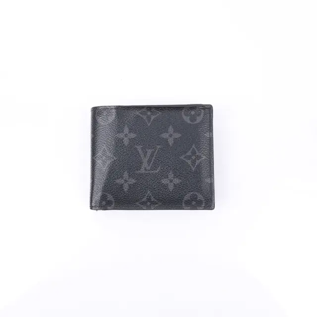 product shot — Louis Vuitton