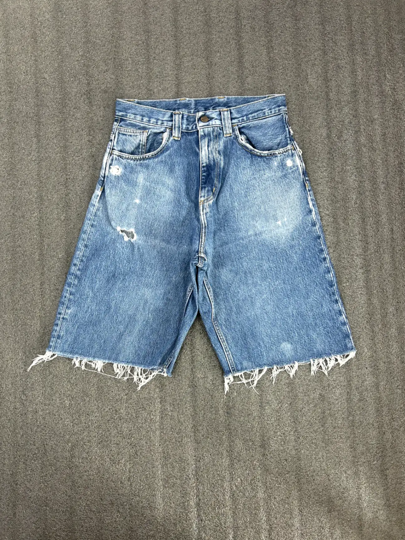 Vintage Carhartt Short - 28