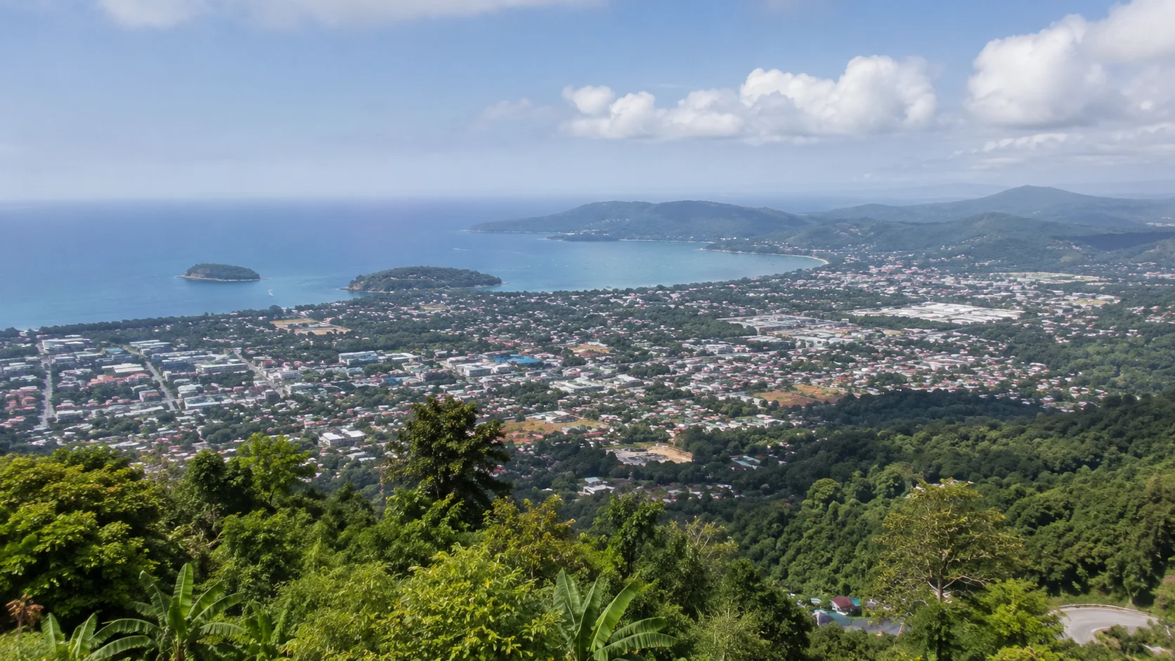Панорамный вид на южный Пхукет и Чалонг с Big Buddha Phuket