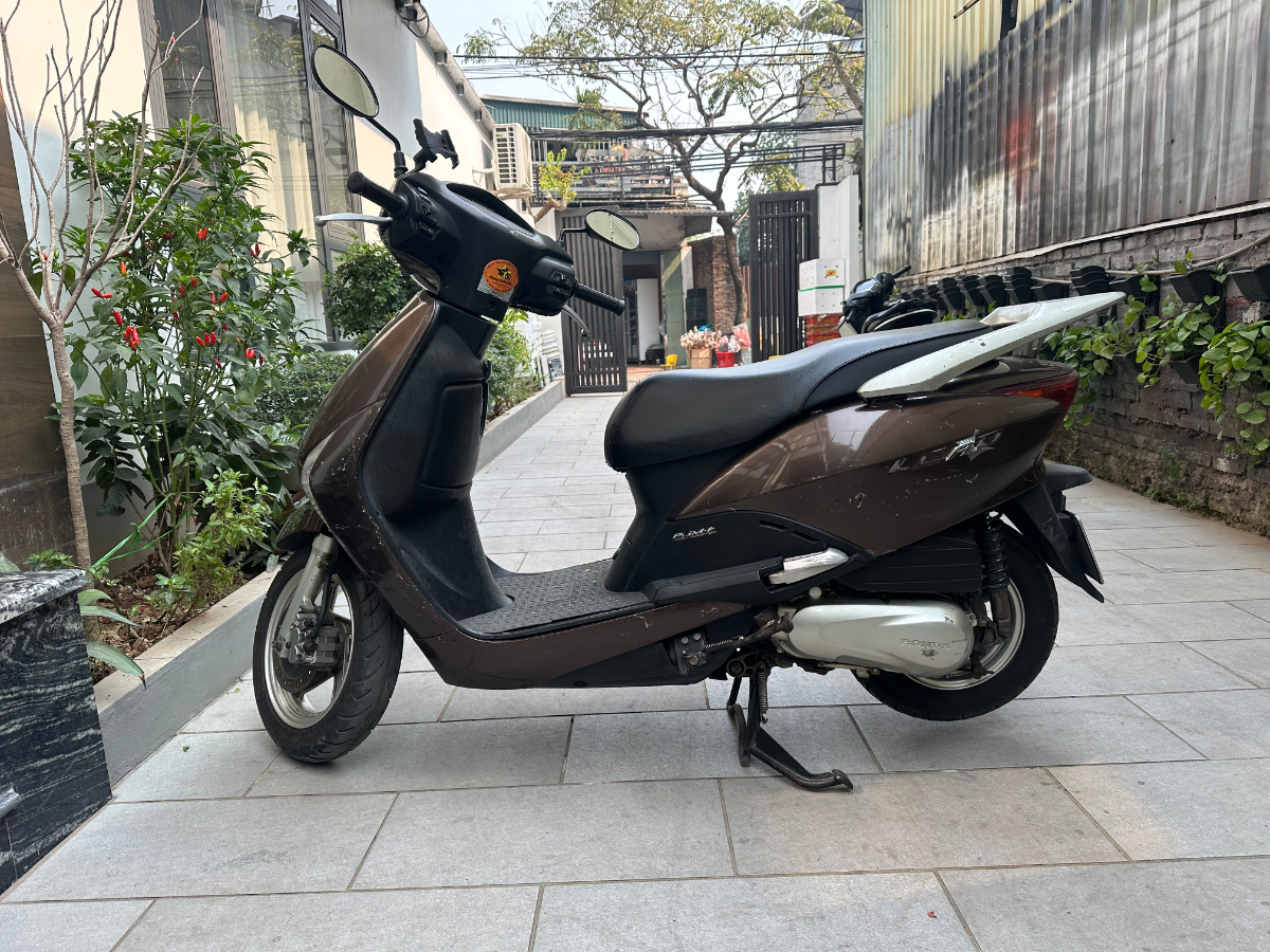 Honda  Lead  2