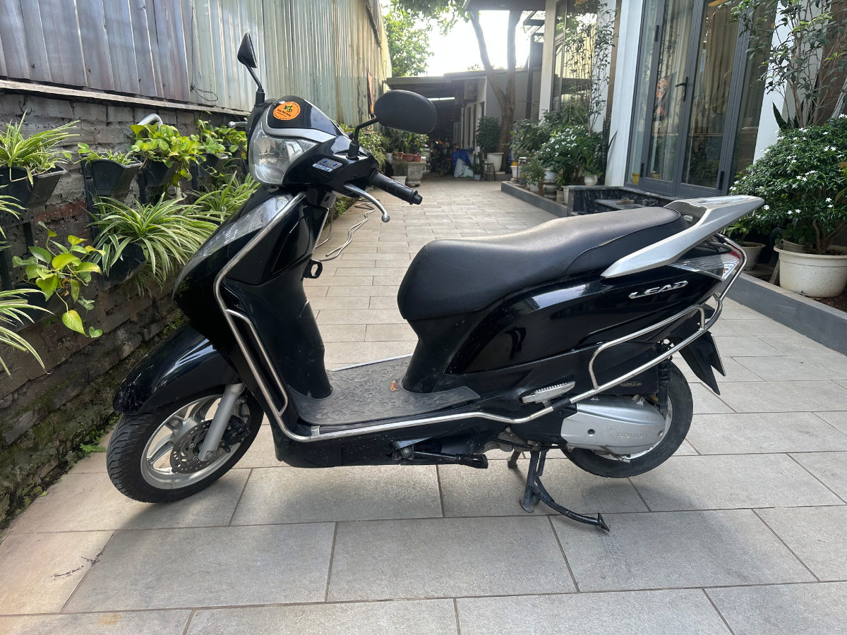 Honda  Lead  2