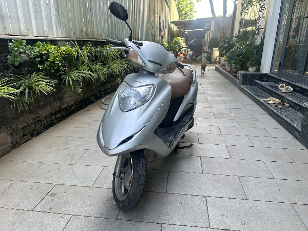 Honda  Lead 4